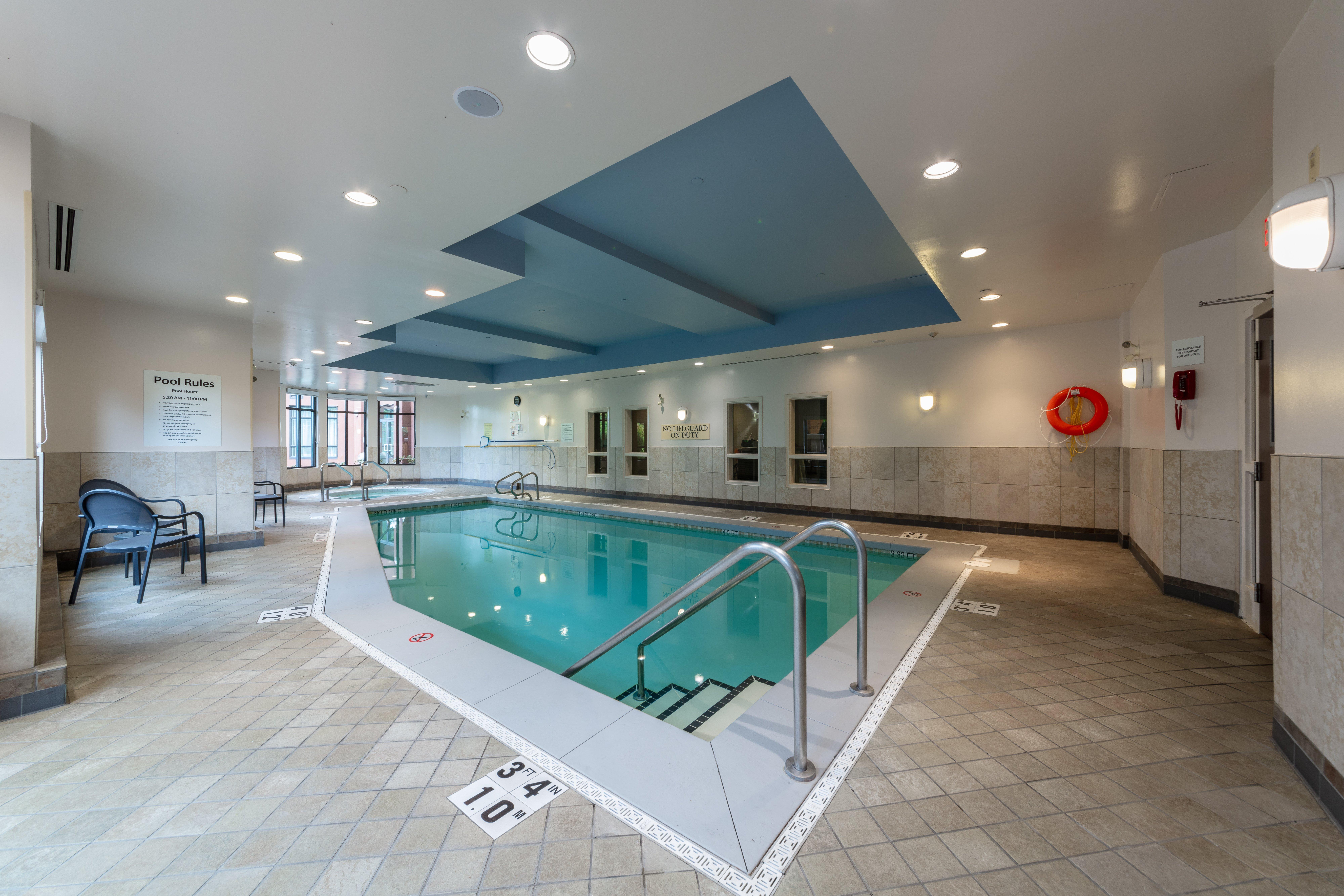 Holiday Inn Express & Suites Riverport Richmond By Ihg Екстер'єр фото