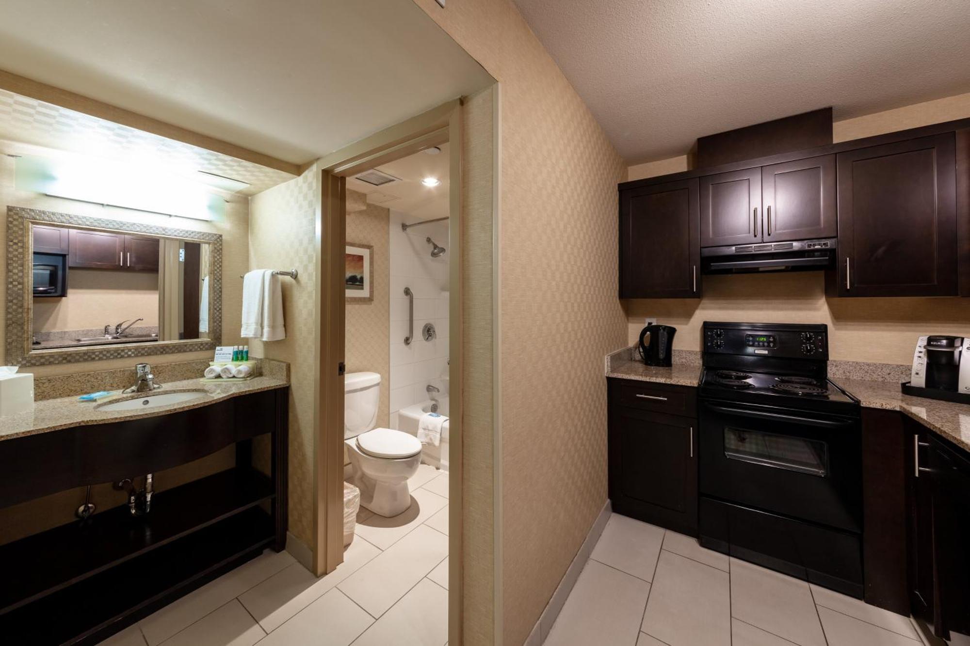 Holiday Inn Express & Suites Riverport Richmond By Ihg Екстер'єр фото
