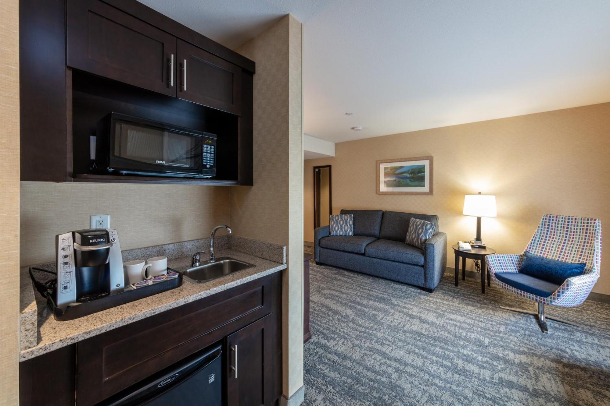 Holiday Inn Express & Suites Riverport Richmond By Ihg Екстер'єр фото