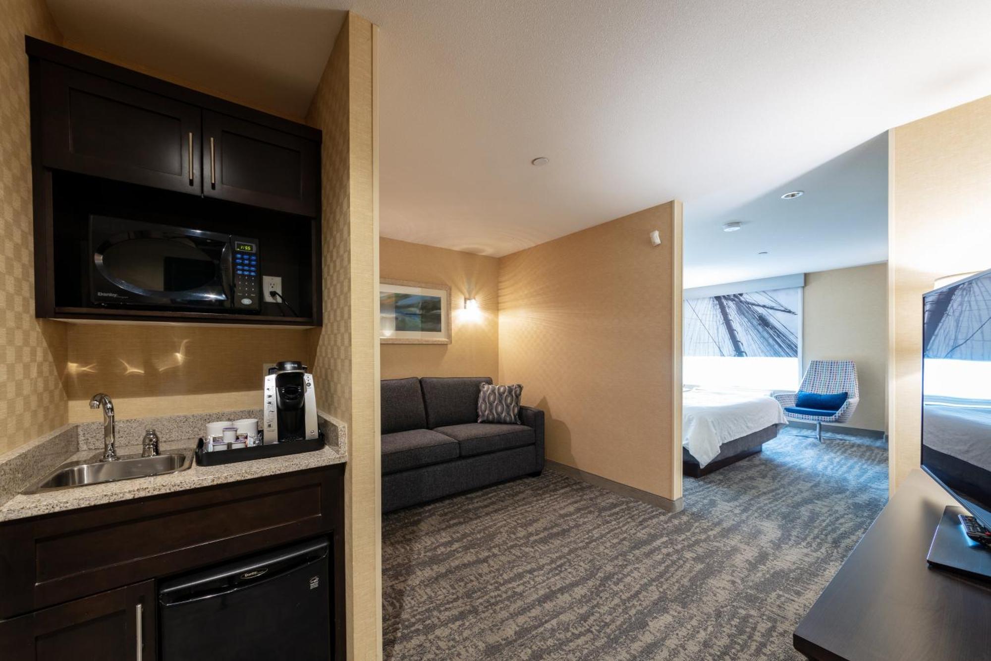 Holiday Inn Express & Suites Riverport Richmond By Ihg Екстер'єр фото
