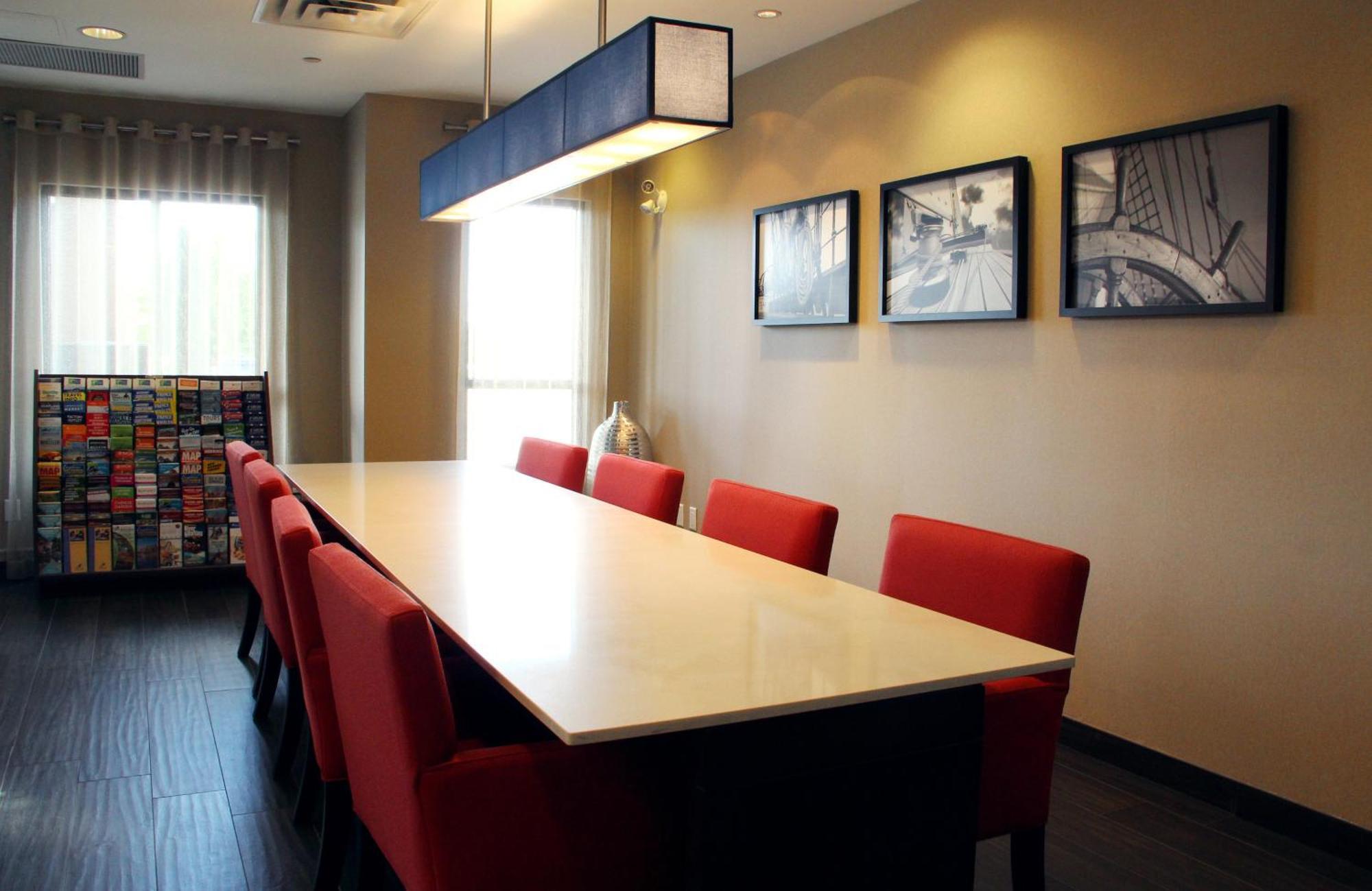 Holiday Inn Express & Suites Riverport Richmond By Ihg Екстер'єр фото