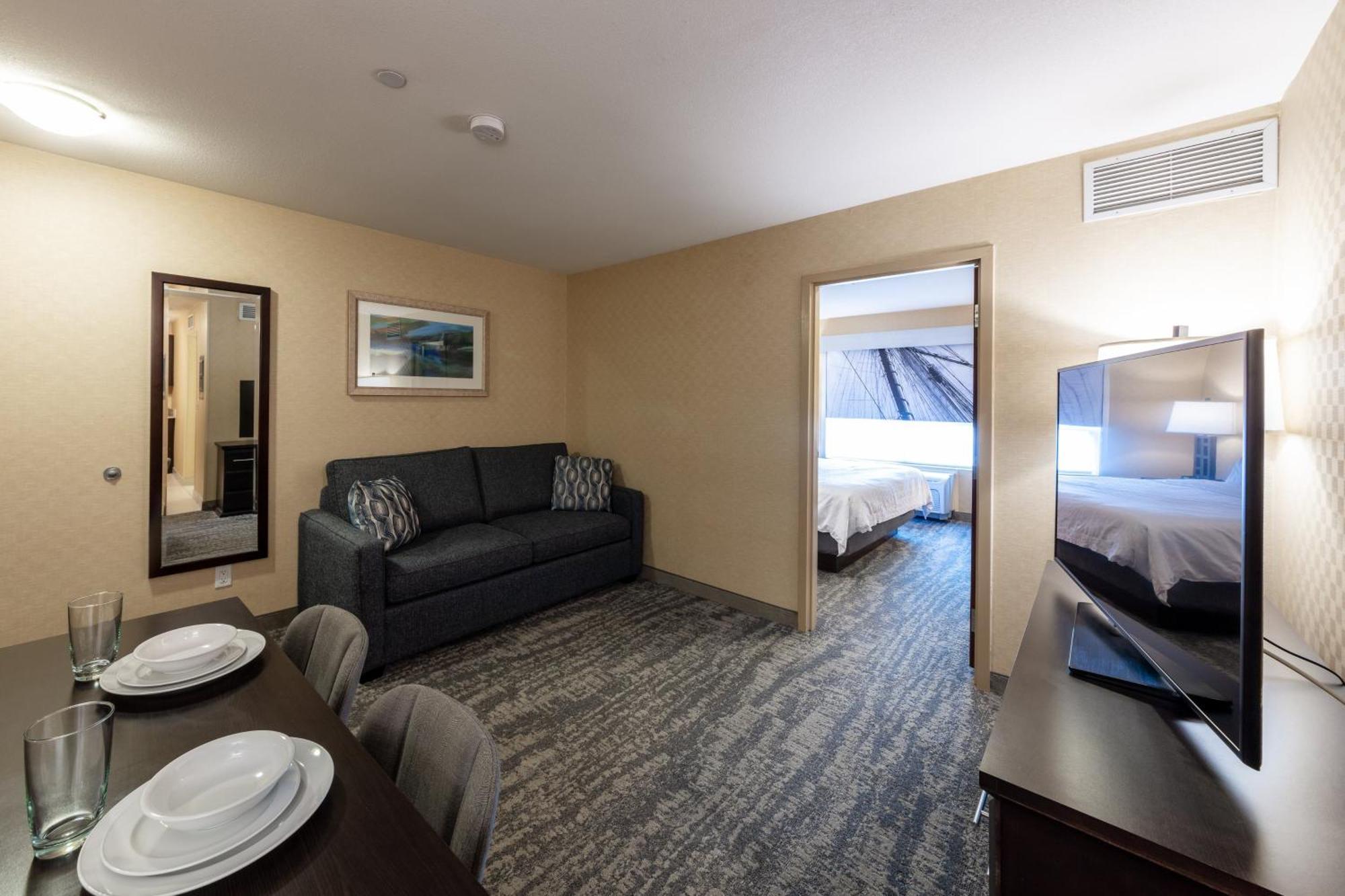 Holiday Inn Express & Suites Riverport Richmond By Ihg Екстер'єр фото