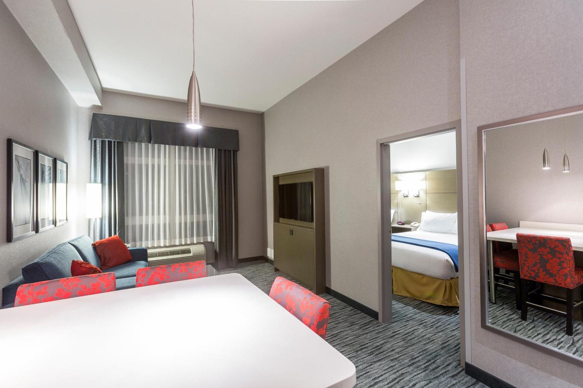 Holiday Inn Express & Suites Riverport Richmond By Ihg Екстер'єр фото