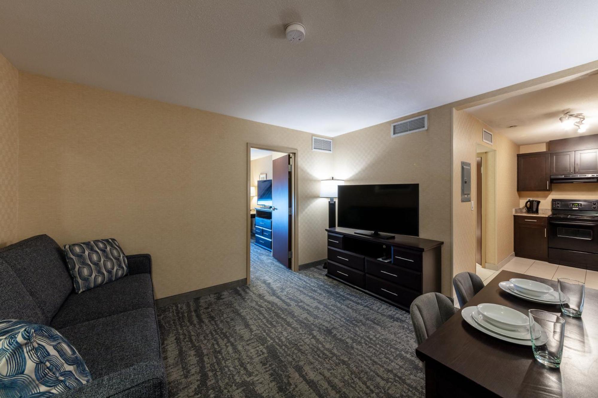 Holiday Inn Express & Suites Riverport Richmond By Ihg Екстер'єр фото