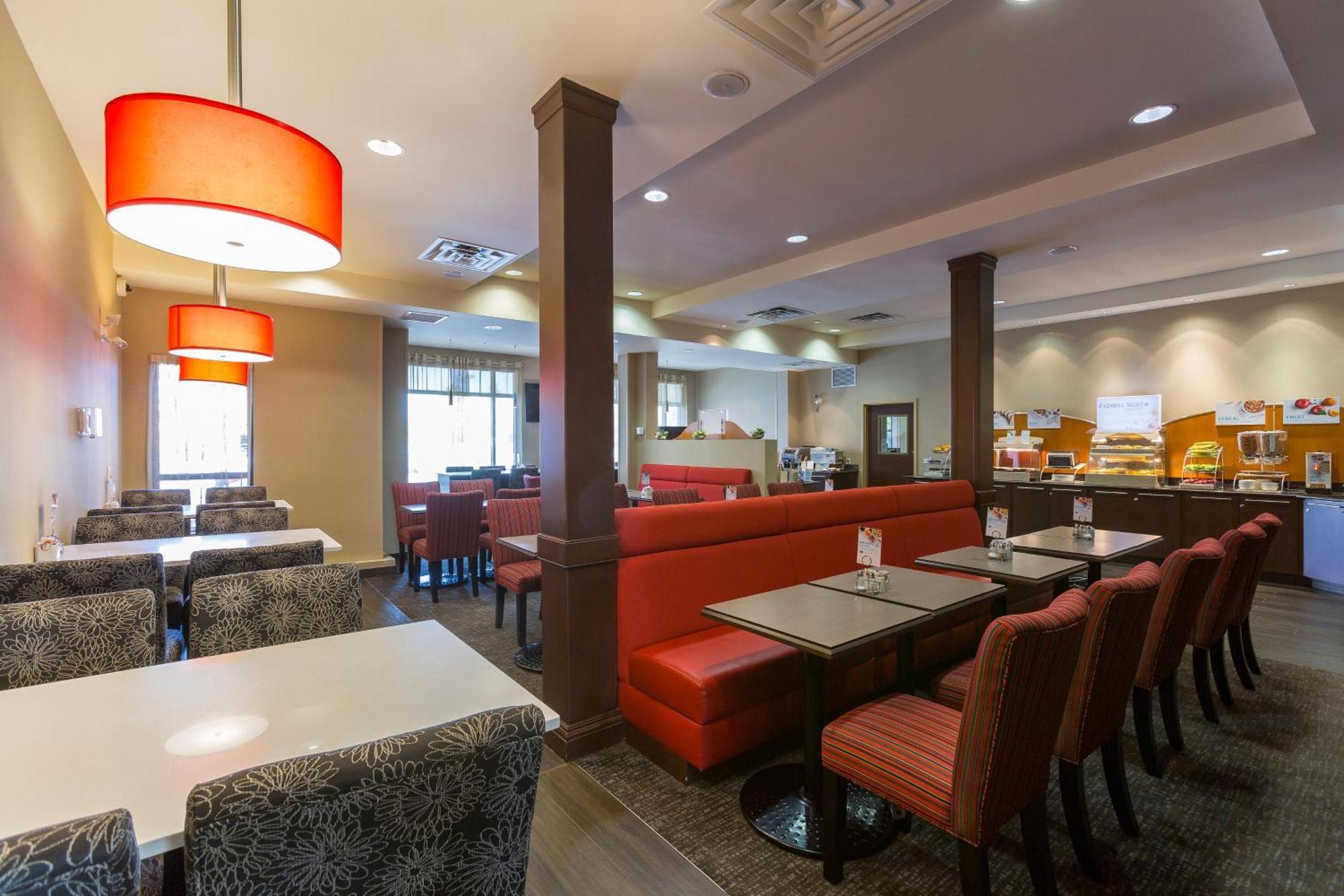 Holiday Inn Express & Suites Riverport Richmond By Ihg Екстер'єр фото