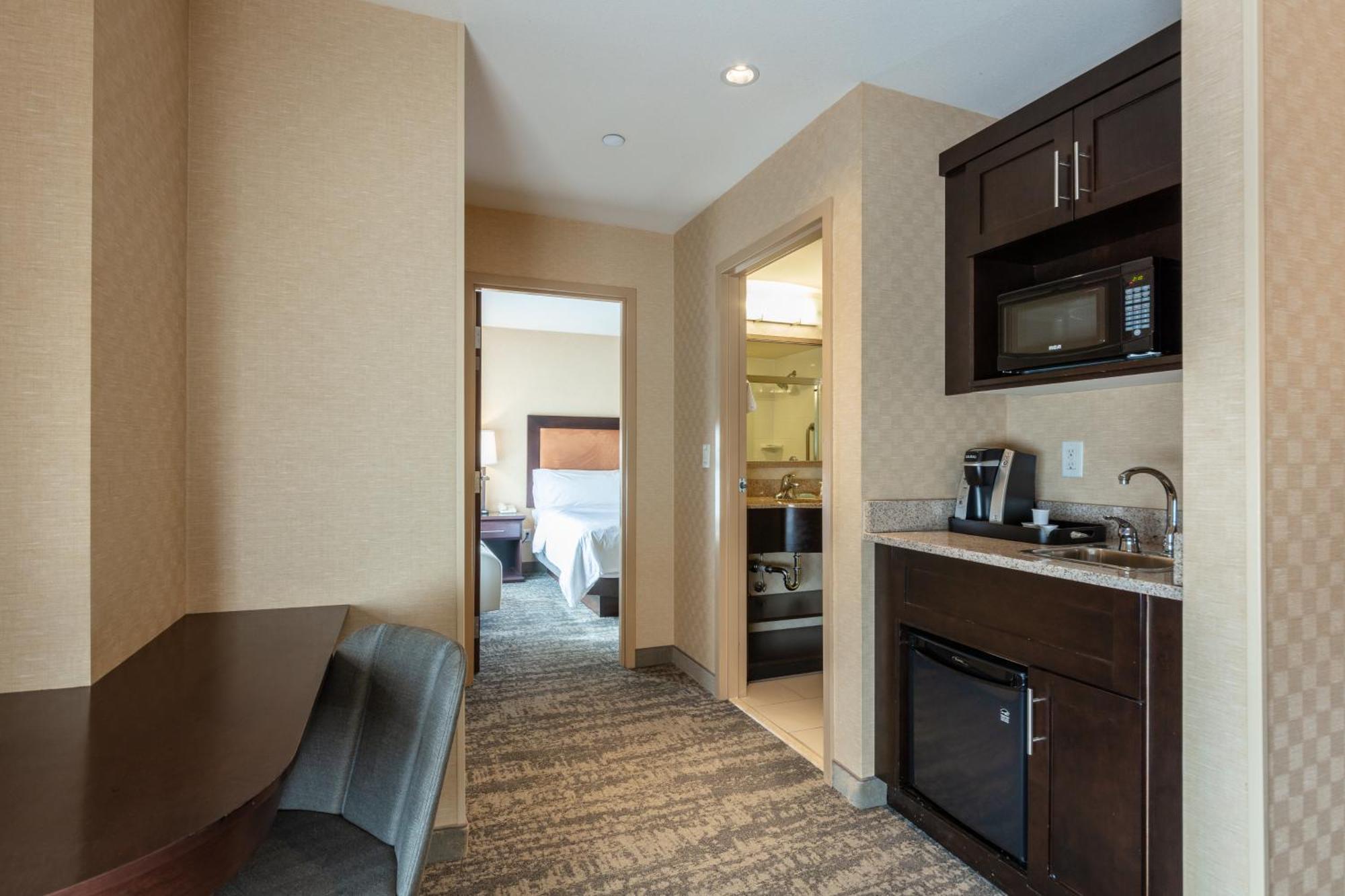 Holiday Inn Express & Suites Riverport Richmond By Ihg Номер фото